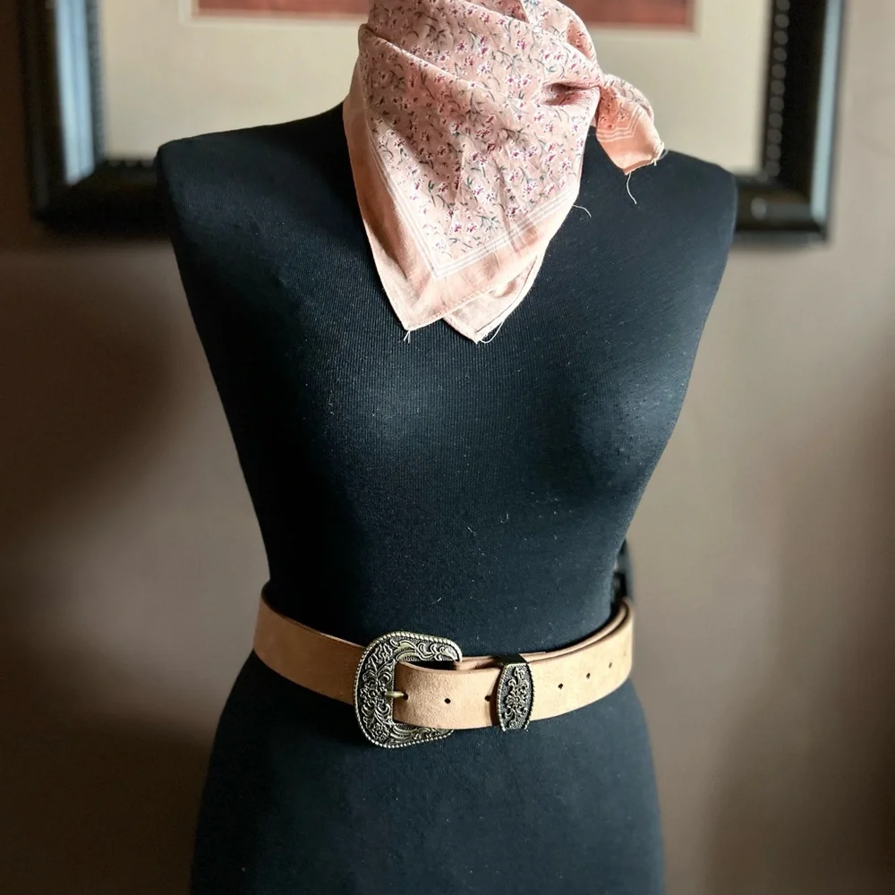 Antique gold Stylish Camel Belt with Gold Buckle NWT OSFA